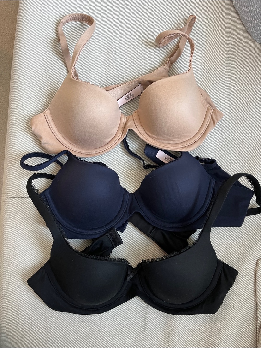 EUC Victoria's Secret Nude, Navy & Gap Black bras all 3 are 34A